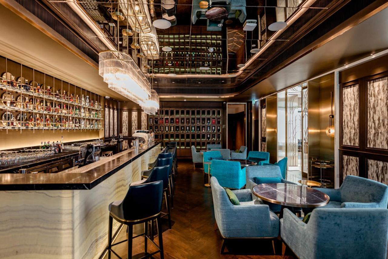 Silq Hotel & Residence Бангкок Екстер'єр фото The Bar at The Hari