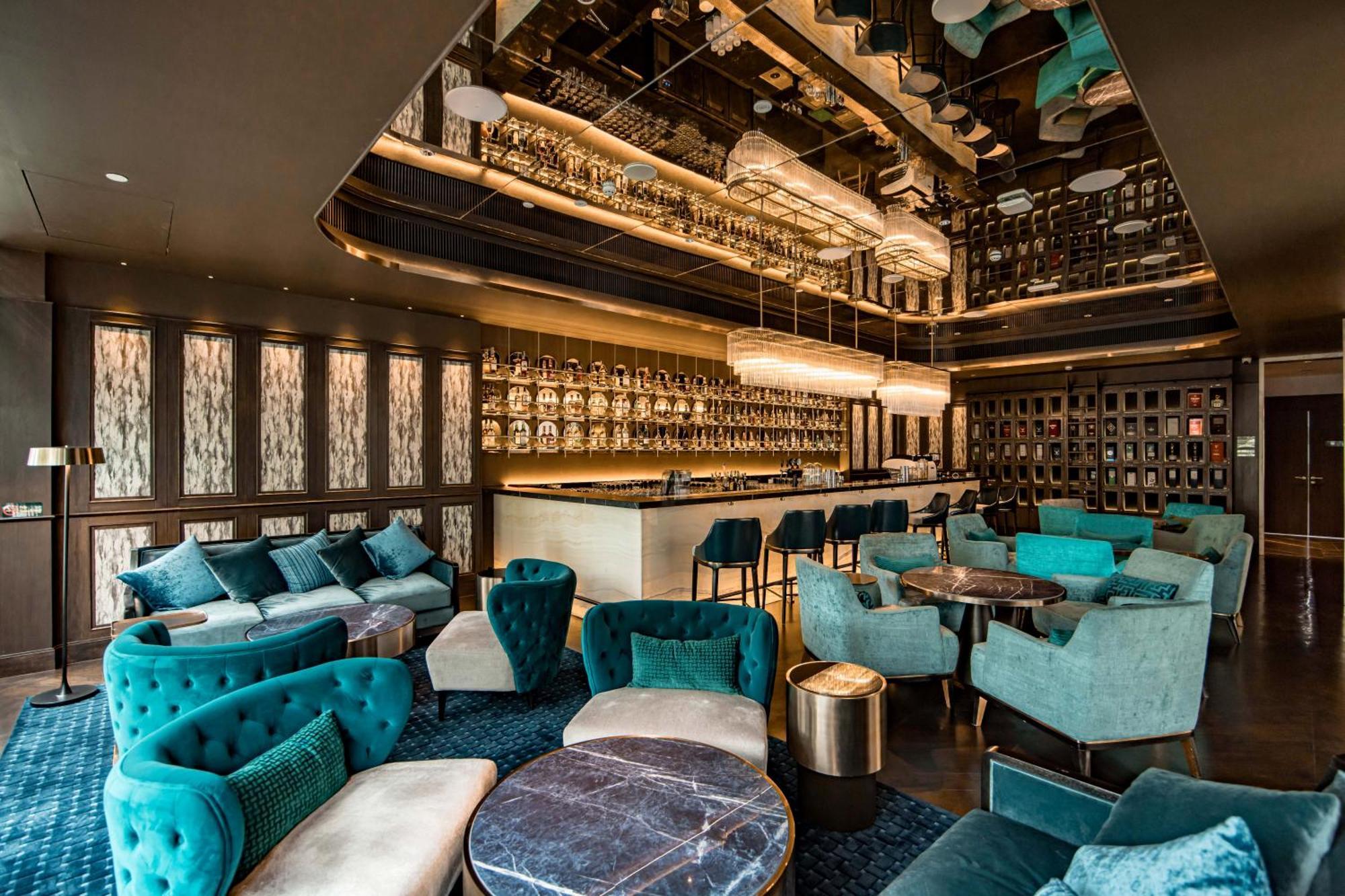 Silq Hotel & Residence Бангкок Екстер'єр фото The Bar
